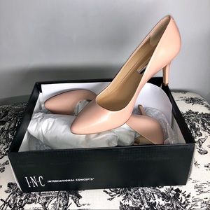 NIB INC nude shoe. Size 7.5